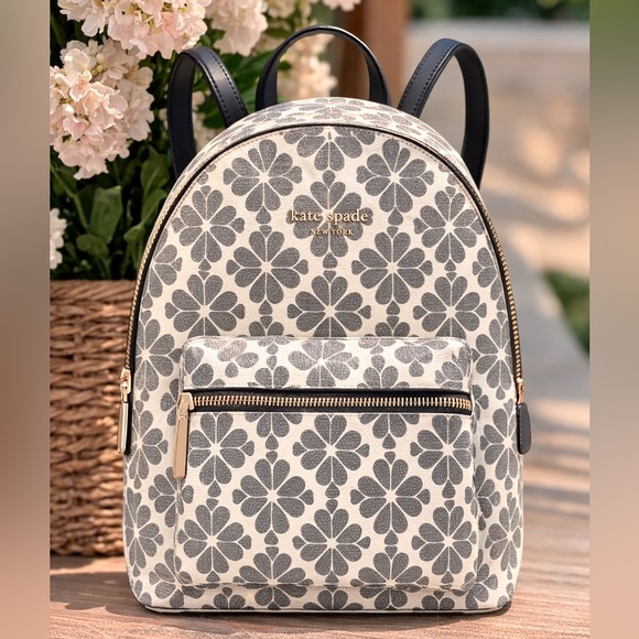 Kate Spade Spade Flower Medium Backpack Signature
Logo Black Multi NWT - Picture 4 of 17